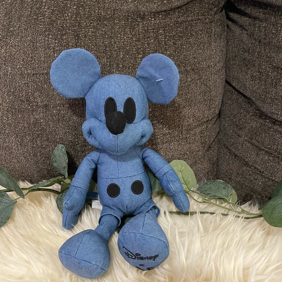Disney Other - Disney Special Edition X AE Mickey Mouse Plush